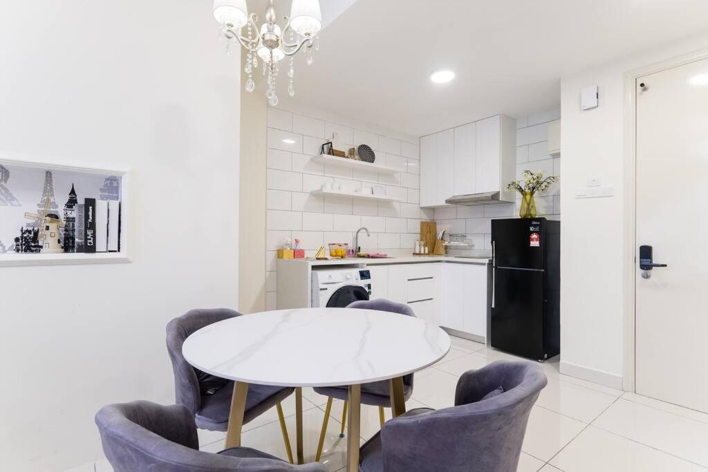 Arte Mont Kiara Duplex 4 Pax Jacuzzi Apartman Kuala Lumpur Kültér fotó